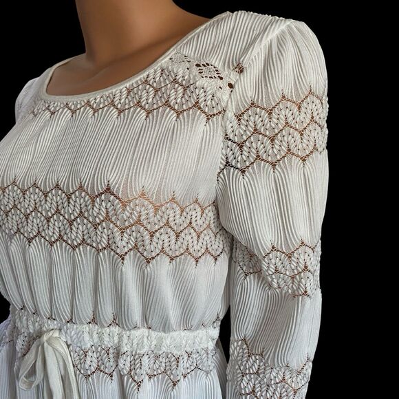 Soft Girl Coquette Lace Top Beach Sz M Fairy Y2K White Vacation Travel Keyhole - Picture 5 of 16